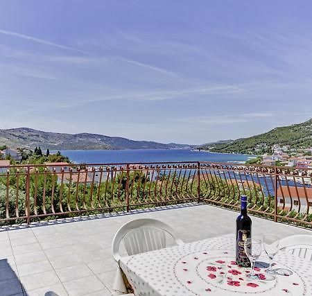 Apartments Nino Seget Vranjica Rum bild