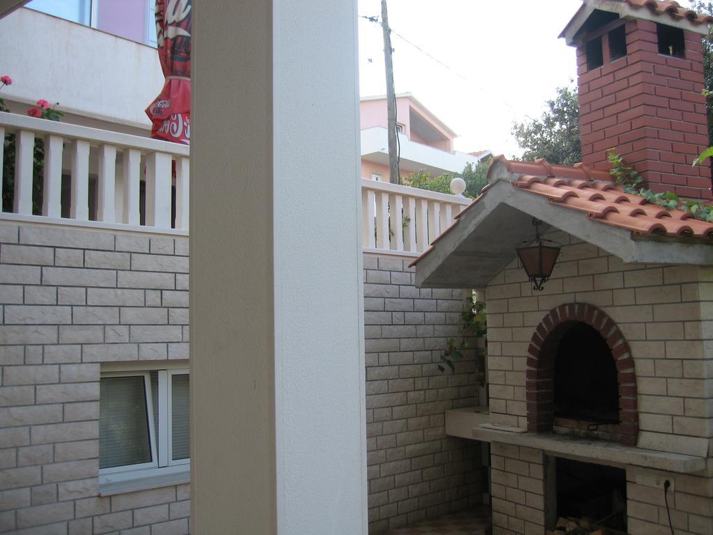 Apartments Nino Seget Vranjica Rum bild