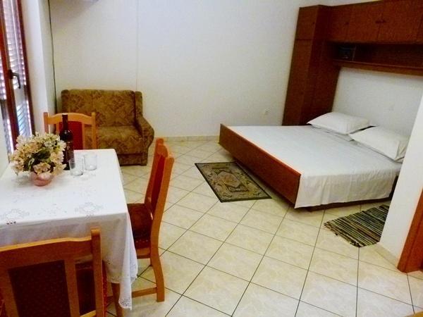 Apartments Nino Seget Vranjica Rum bild