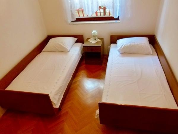 Apartments Nino Seget Vranjica Rum bild
