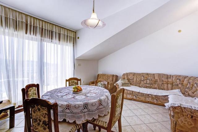 Apartments Nino Seget Vranjica Rum bild