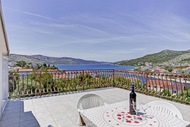 Apartments Nino Seget Vranjica Rum bild