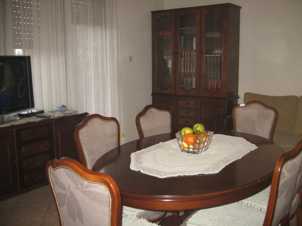 Apartments Nino Seget Vranjica Rum bild